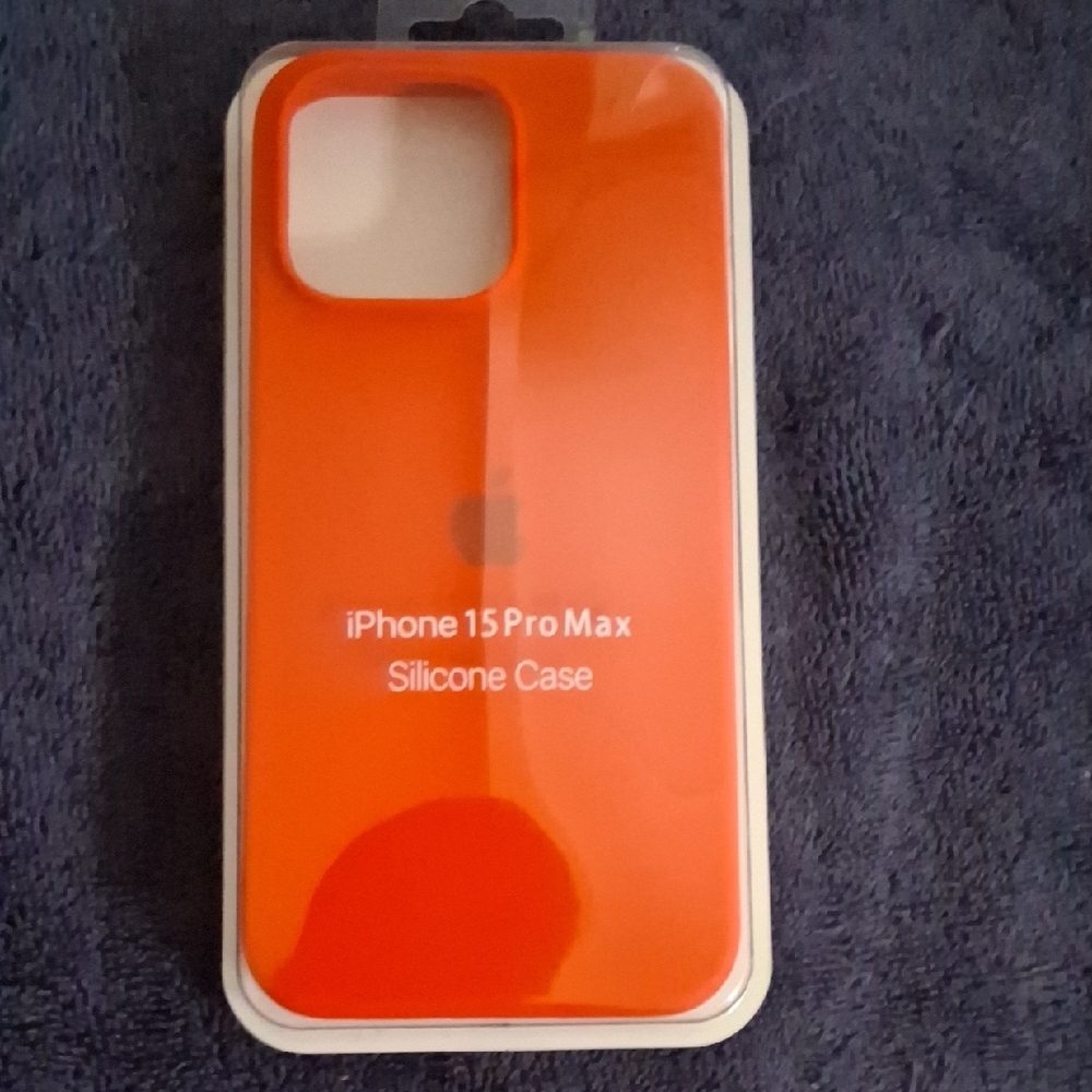 iPhone 15 Pro Max Silicone Case - Red